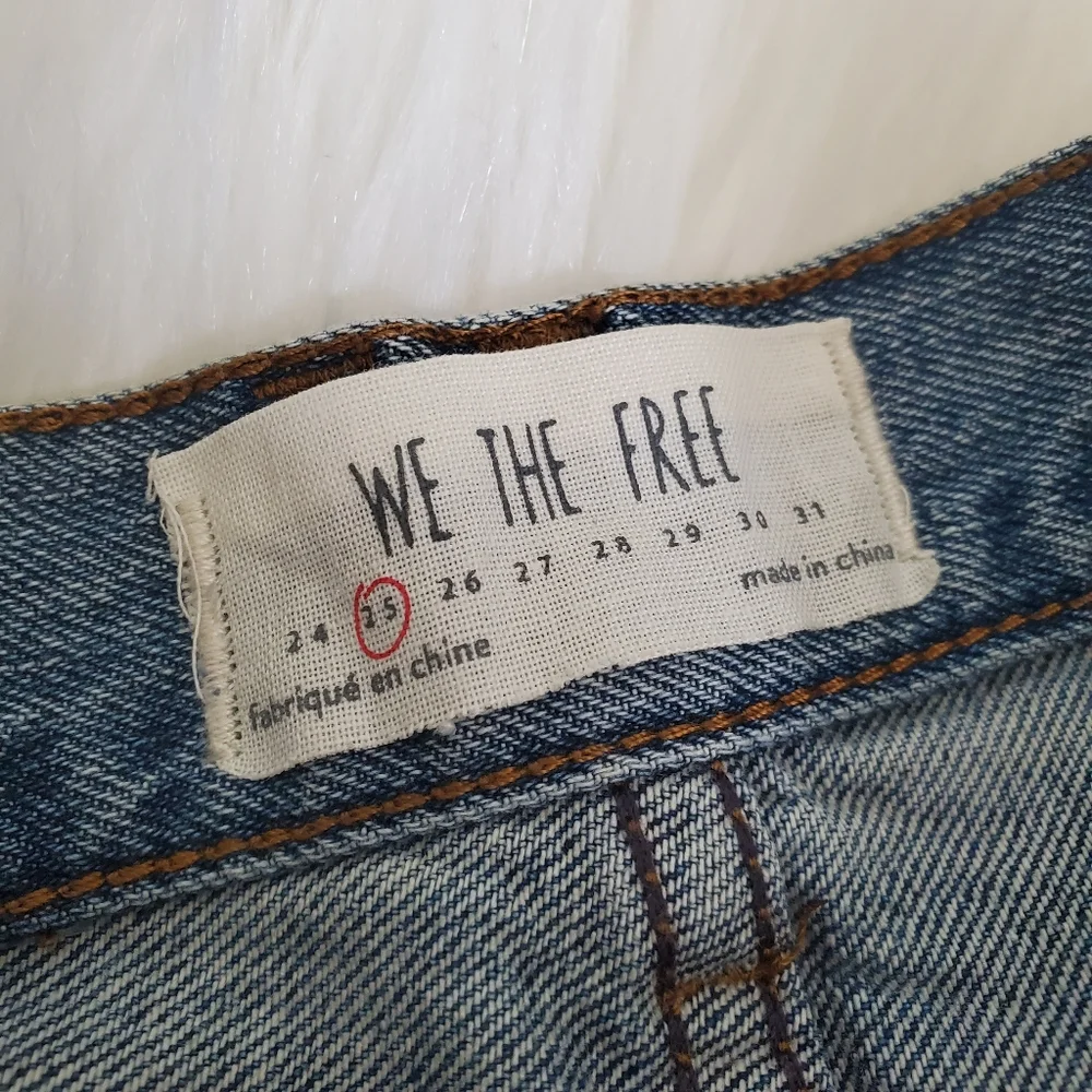 We The Free Denim Button Fly Shorts Cut off Distressed Size 25 - Picture 6 of 7